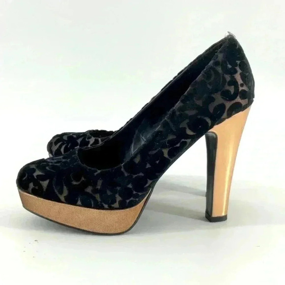 CALL  IT SPRING - Picture 3 of 6